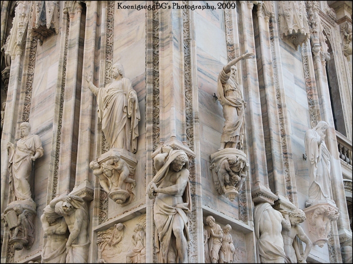 Milano__s_Cathedral_by_KoenigseggBG.jpg